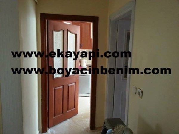 Koyu Renk Kapı Boyası